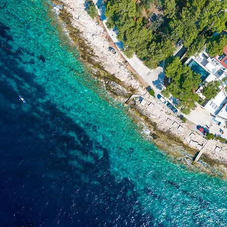 Pakleni View Villa: Seafront Splendor With Infinity Pool *