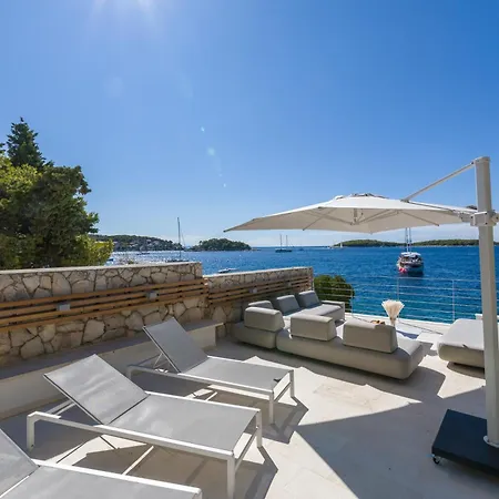 Pakleni View Villa: Seafront Splendor With Infinity Pool Villa