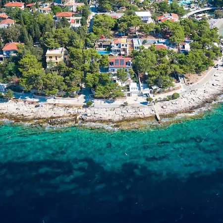 Pakleni View Villa: Seafront Splendor With Infinity Pool