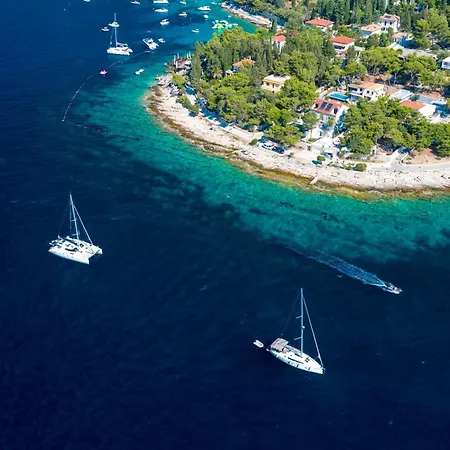 Pakleni View Villa: Seafront Splendor With Infinity Pool Villa