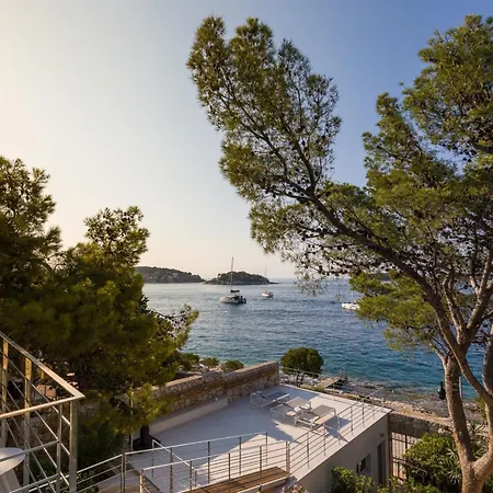 Villa Pakleni View Villa: Seafront Splendor With Infinity Pool *