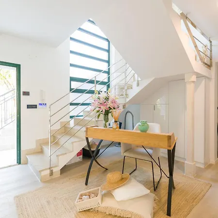 Magnificent Seafront 10 Bedrooms Pakleni View