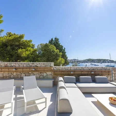 Magnificent Seafront 10 Bedrooms Pakleni View Вилла *