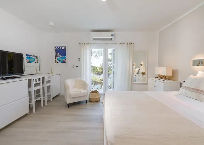 Magnificent Seafront 10 Bedrooms Pakleni View Вилла Хвар