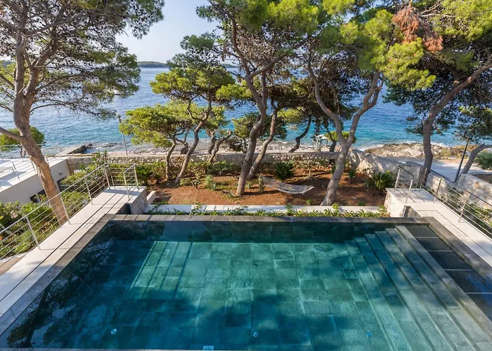 Magnificent Seafront 10 Bedrooms Pakleni View Вилла *